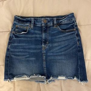 American eagle jean skirt size 4, barely worn!
